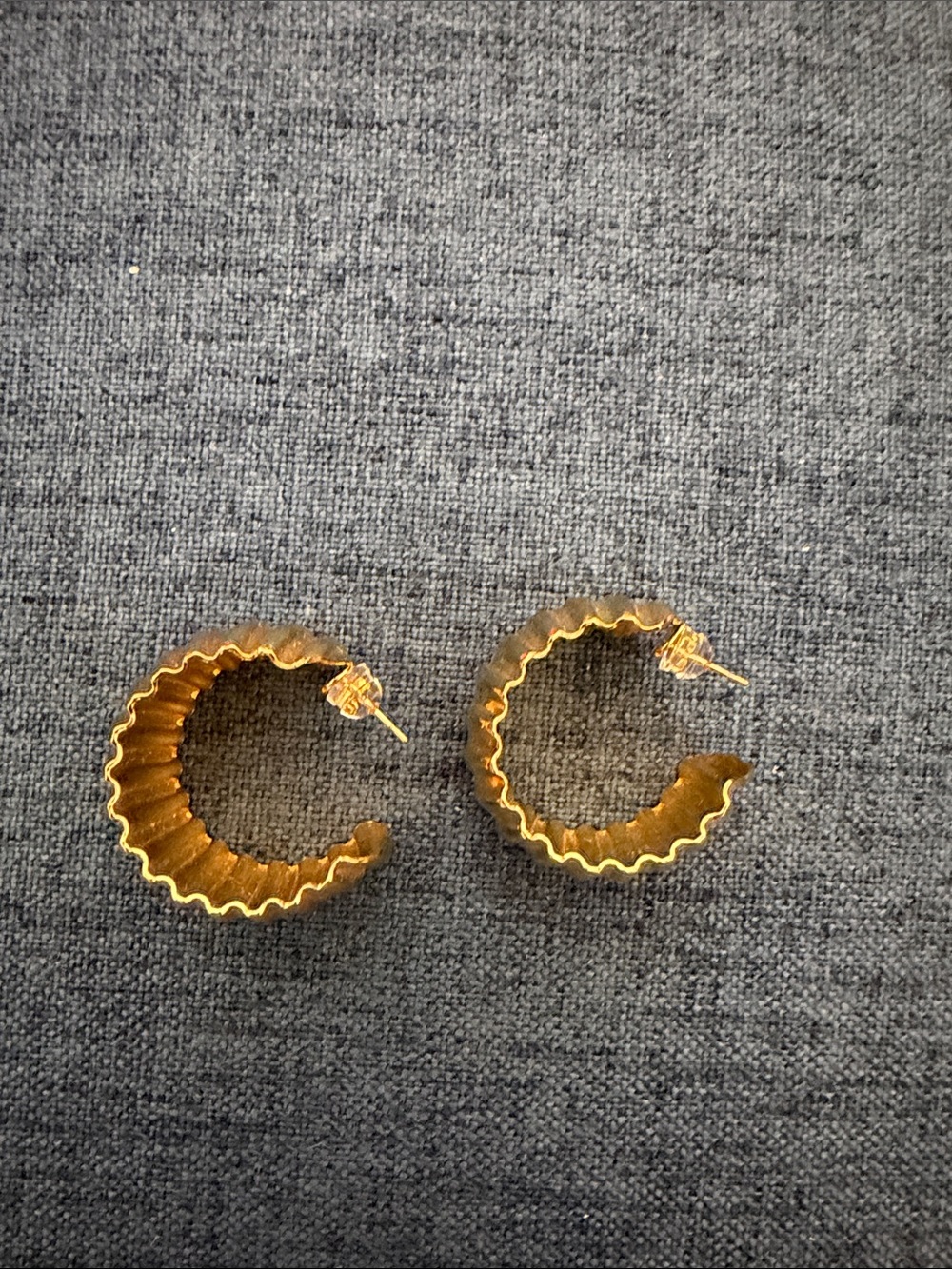 Vintage Gold Scalloped Hoop Earrings